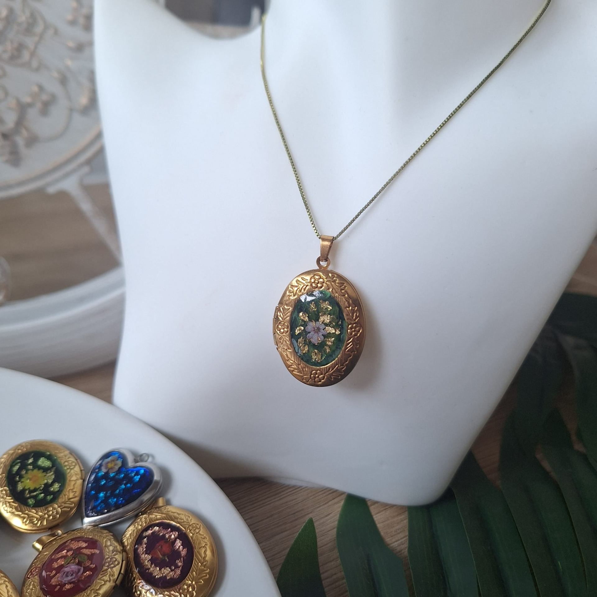 Handmade locket — Deep red & gold leaf